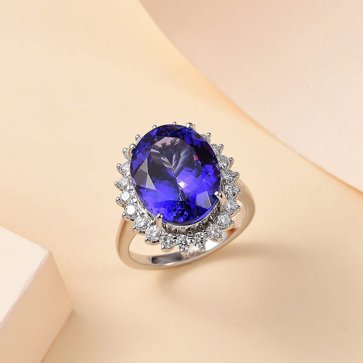 950 Platinum AAAA Tanzanite White Diamond EF, VS Halo Ring 7865055 1