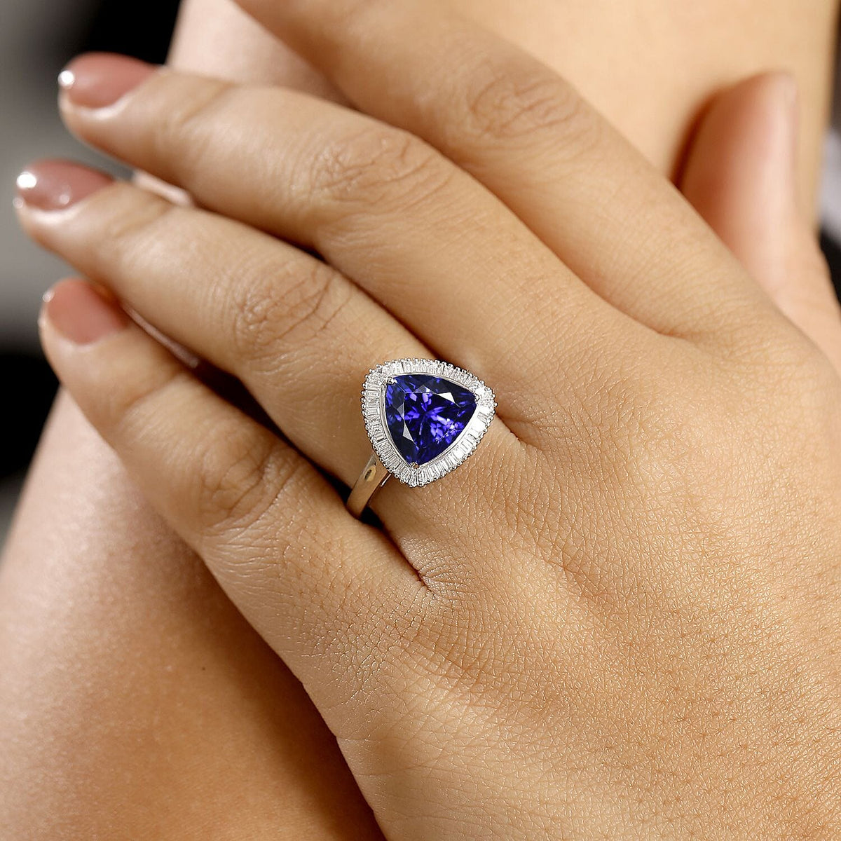 Rhapsody 4.7 Ct. AAAA Tanzanite, White Diamond Halo Ring in 950 Platinum (EF, VS) 8022470 2