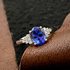 950 Platinum  AAAA  Tanzanite   White Diamond  VS Ring 2.50 ct,  Platinum Wt. 5.73 Gms  2.500  Ct.