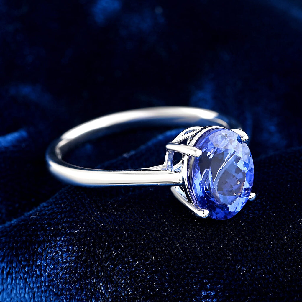 950 Platinum  AAAA  Tanzanite  White Diamond VS Ring 2.90 pc,  Platinum Wt. 4.35 Gms  2.900  Ct.