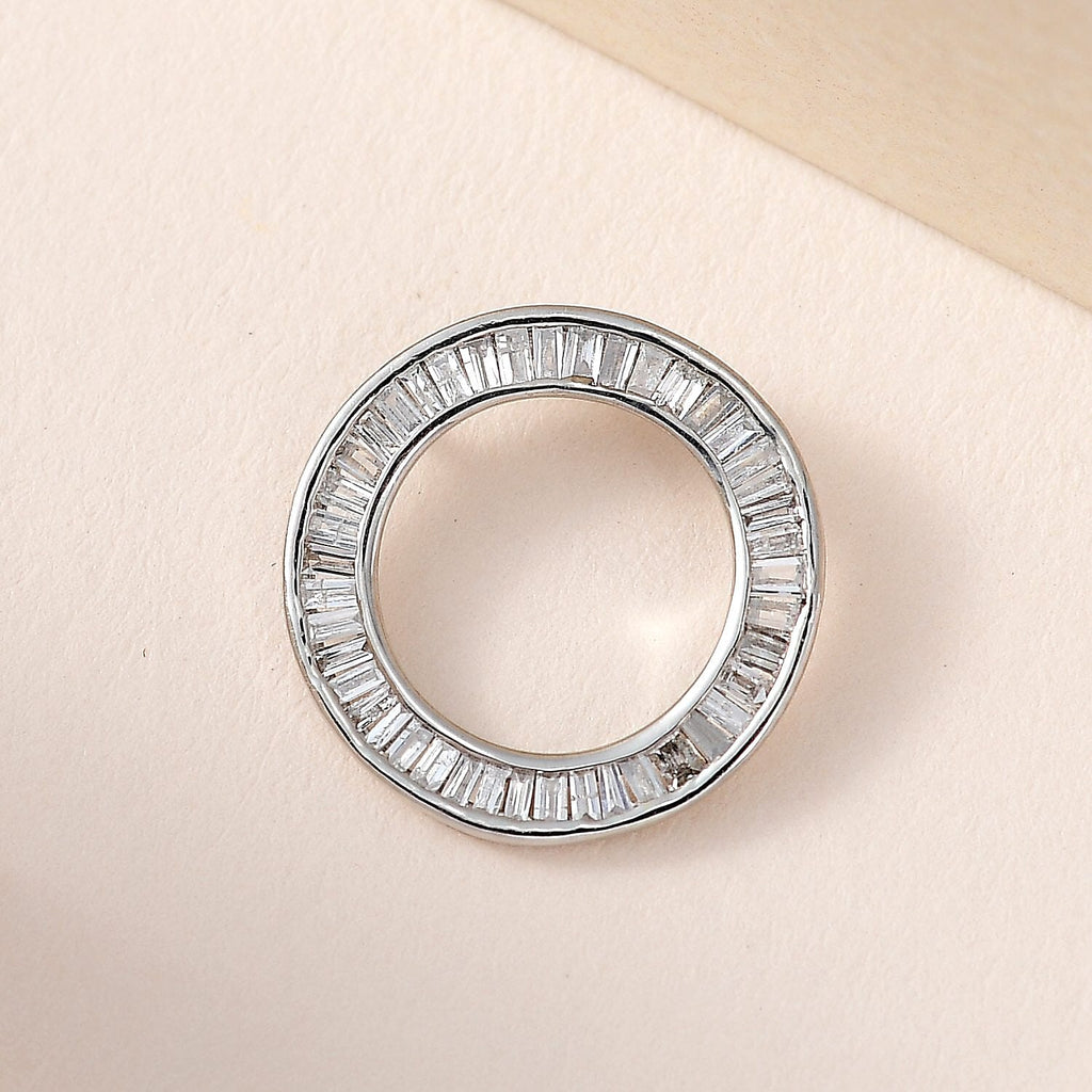 950 Platinum White Diamond I1-I2 Circle Pendant 0.25 ct,  Platinum Wt. 1.45 Gms