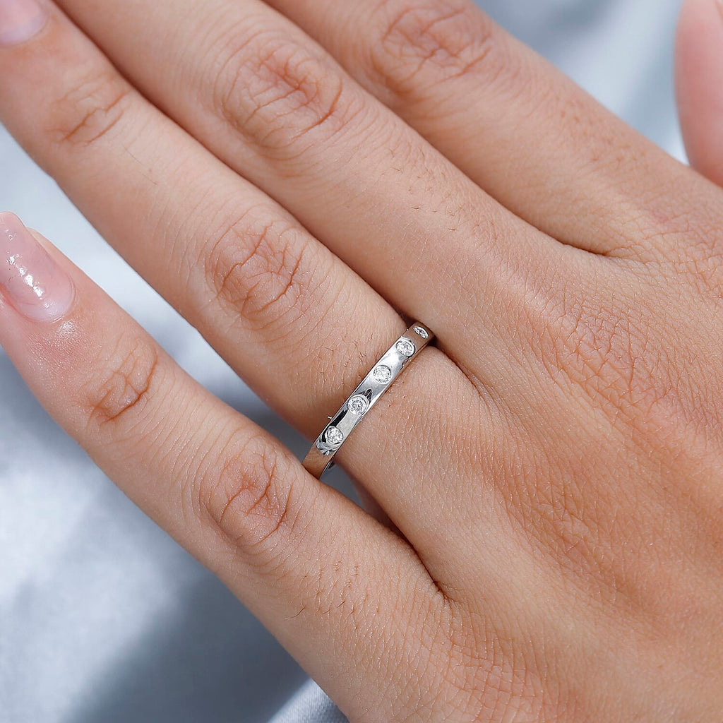 950 Platinum SI1 White Diamond SI1 Ring, Platinum Wt.4.8 Gms  0.150  Ct.