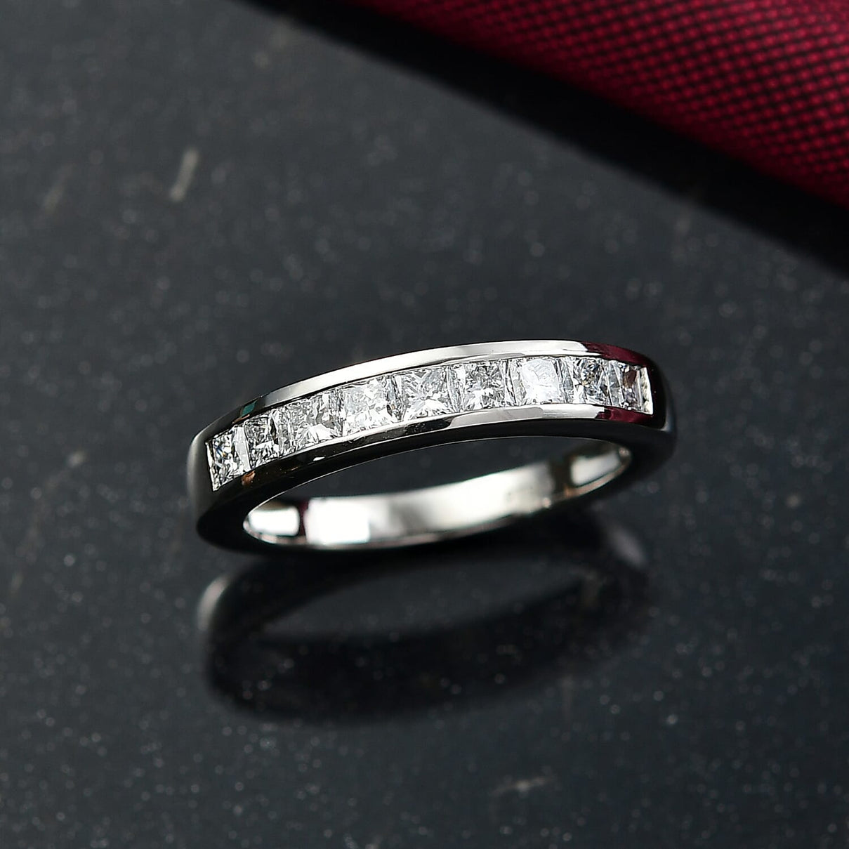 950 Platinum VS White Diamond EF, VS Ring, Platinum Wt.6.75 Gms  0.990  Ct. 8247795 1