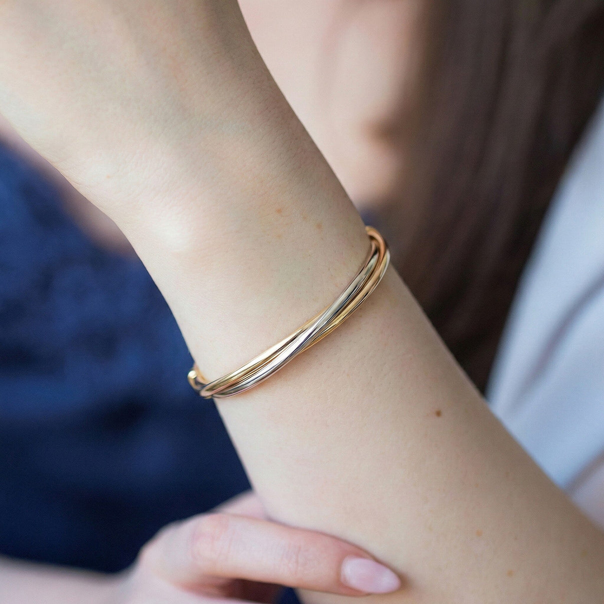 9K Three Colour Gold 4mm Twist Tube Bangle 7193171 1