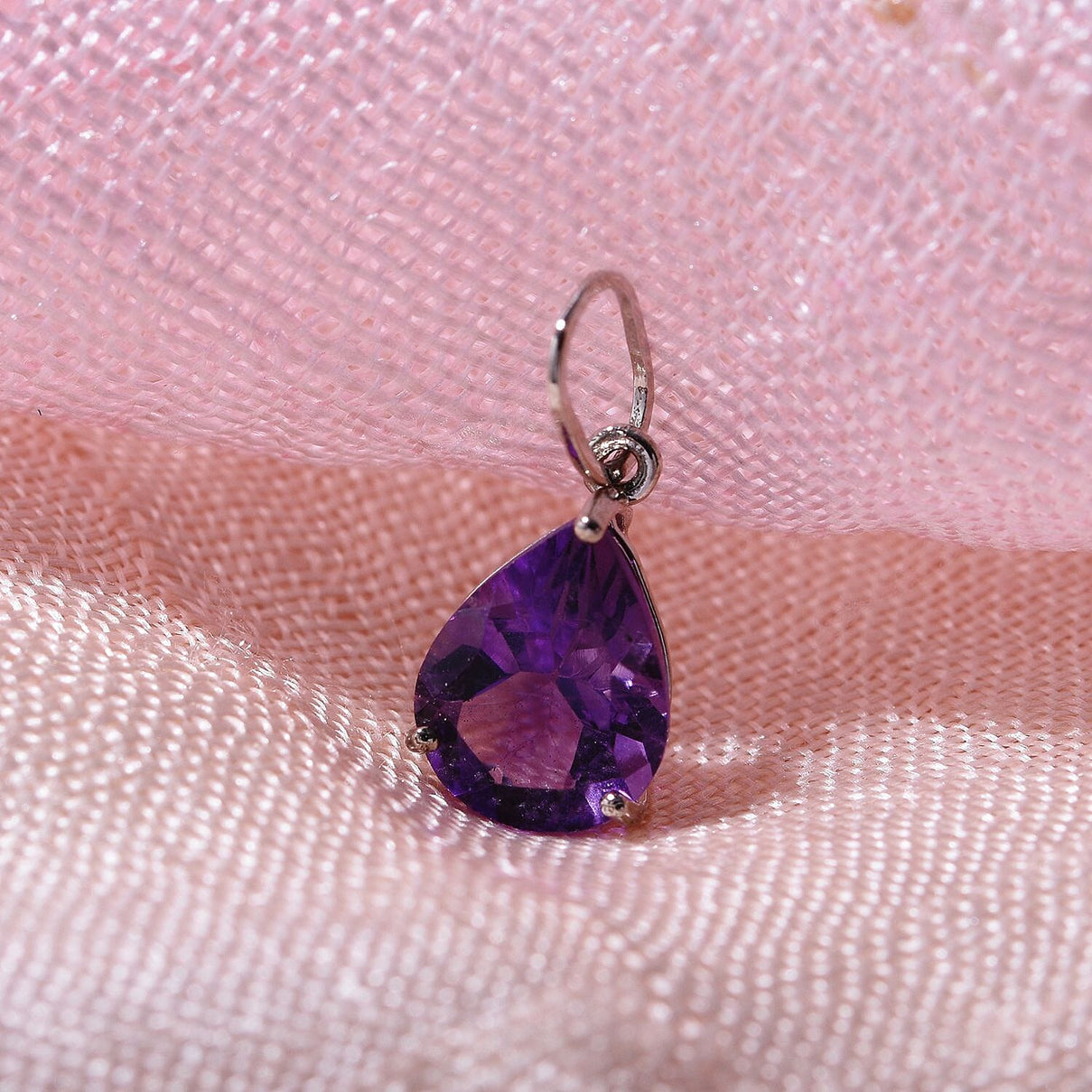 9K White Gold Lusaka Amethyst Solitaire Pendant 1.00 Ct. 7631485 3