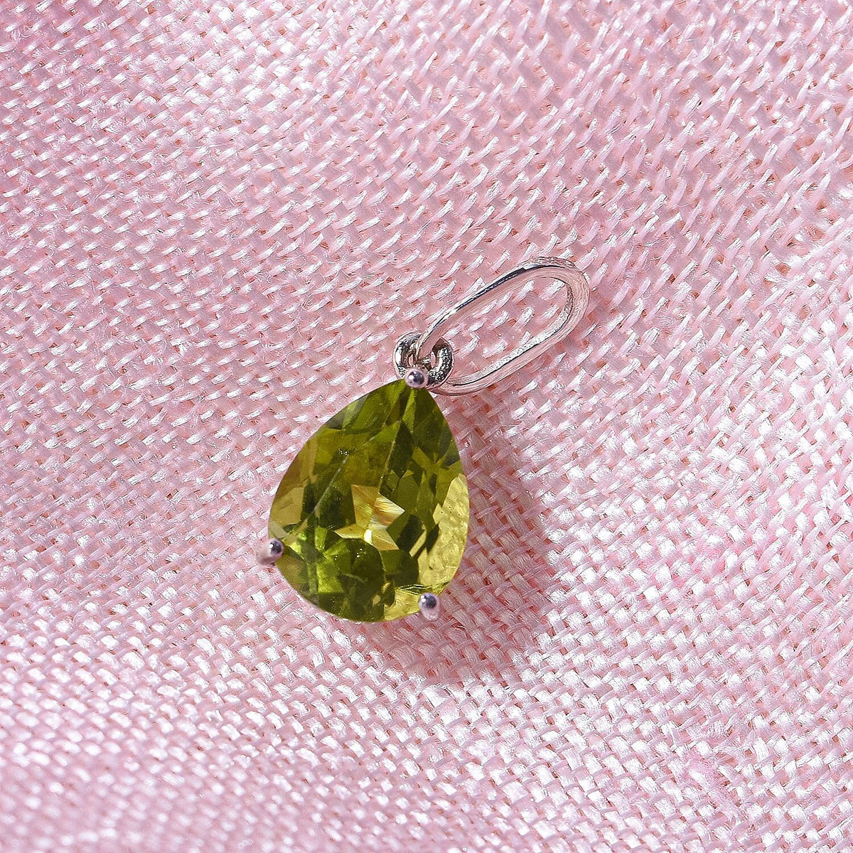 9K White Gold Hebei Peridot Solitaire Pendant 1.00 Ct. 7631565 3