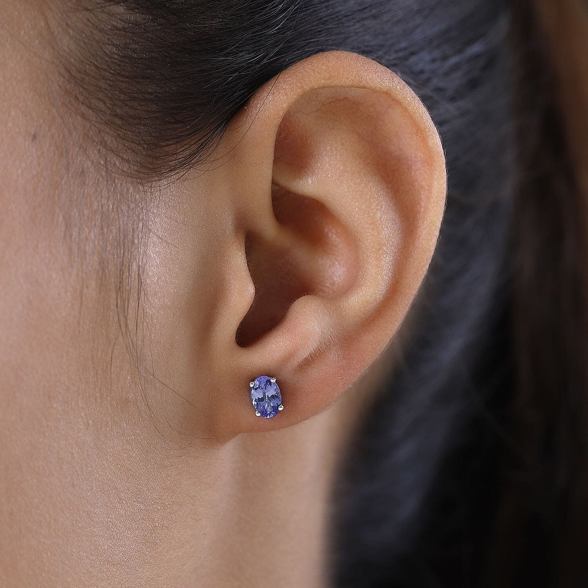 9K White Gold Tanzanite Stud Earrings 1.35 Ct 7538029 3