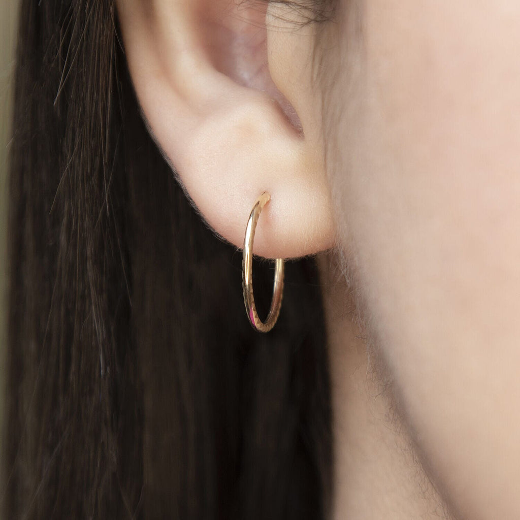 9K Yellow Gold 15MM Diamond Cut Sleeper Hoop Earrings 0.28 grams