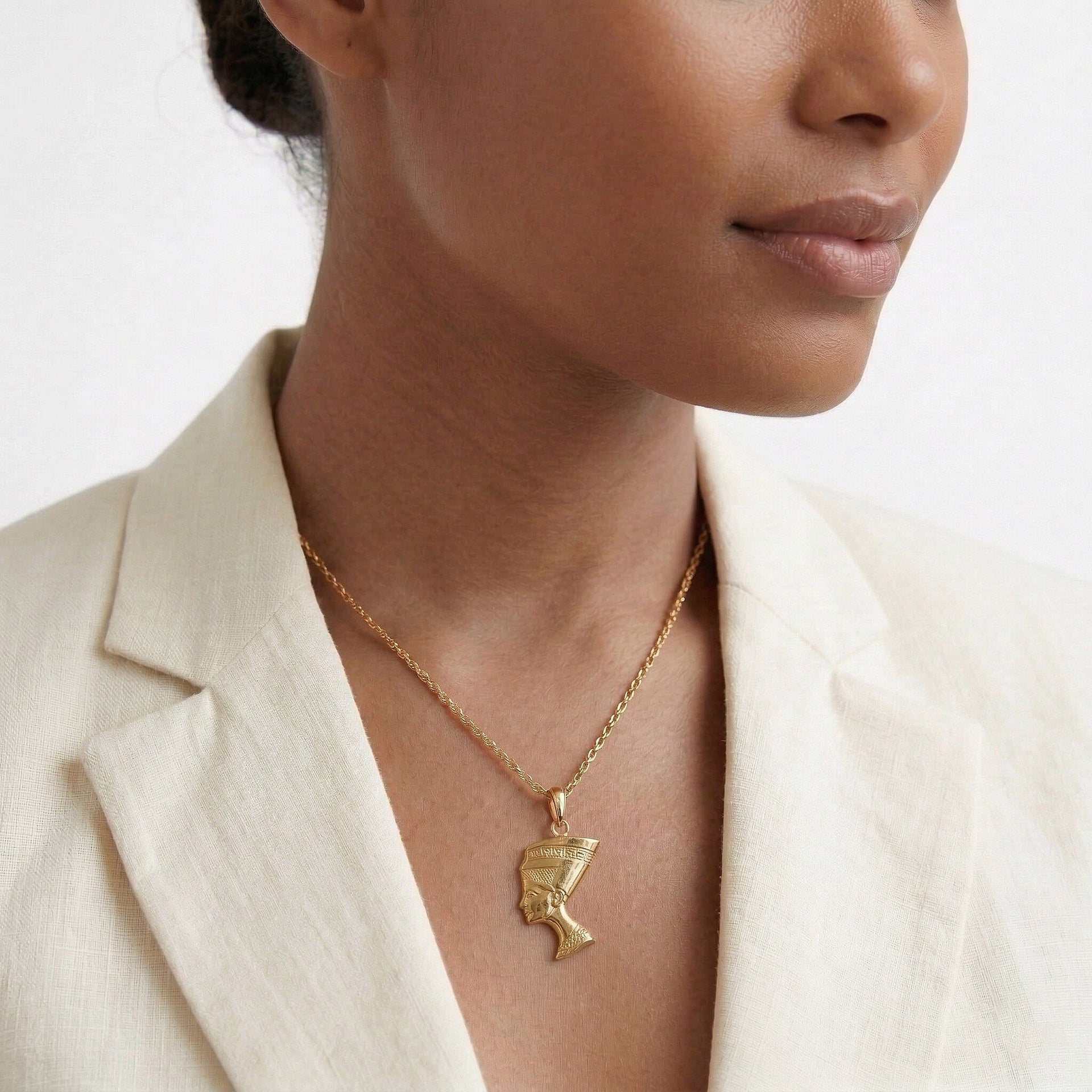 9K Yellow Gold 16mm x 31mm Nefertiti Pendant 7343680 2
