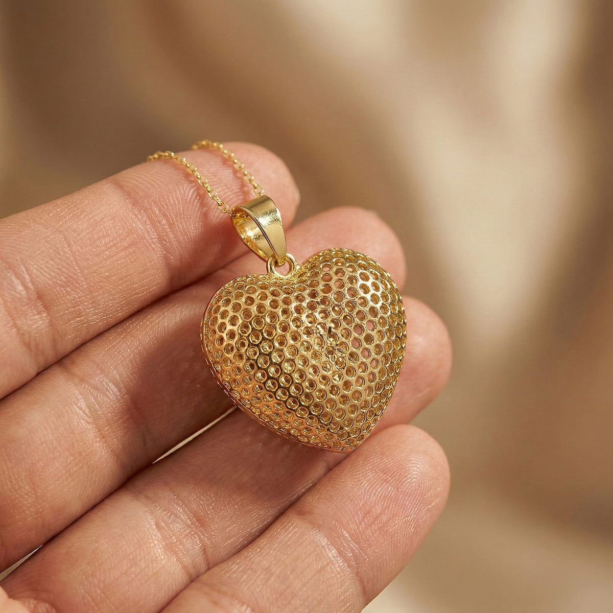 9K Yellow Gold 20mm x 25.5mm Mesh Heart Pendant 8894743 1