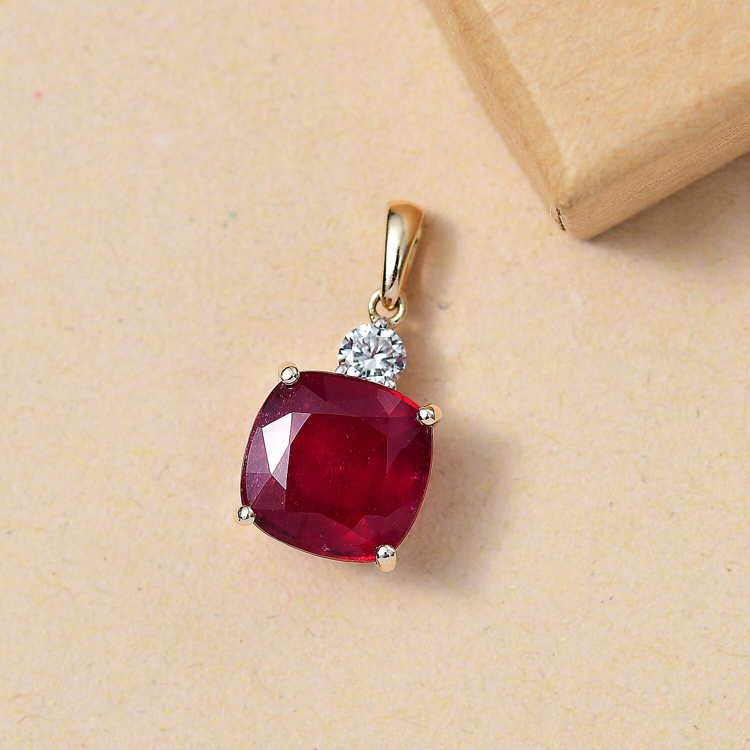 9K Yellow Gold AAA African Ruby, Lab Grown Diamond EF, VS Solitaire Pendant 9.34 ct. 7965208 1