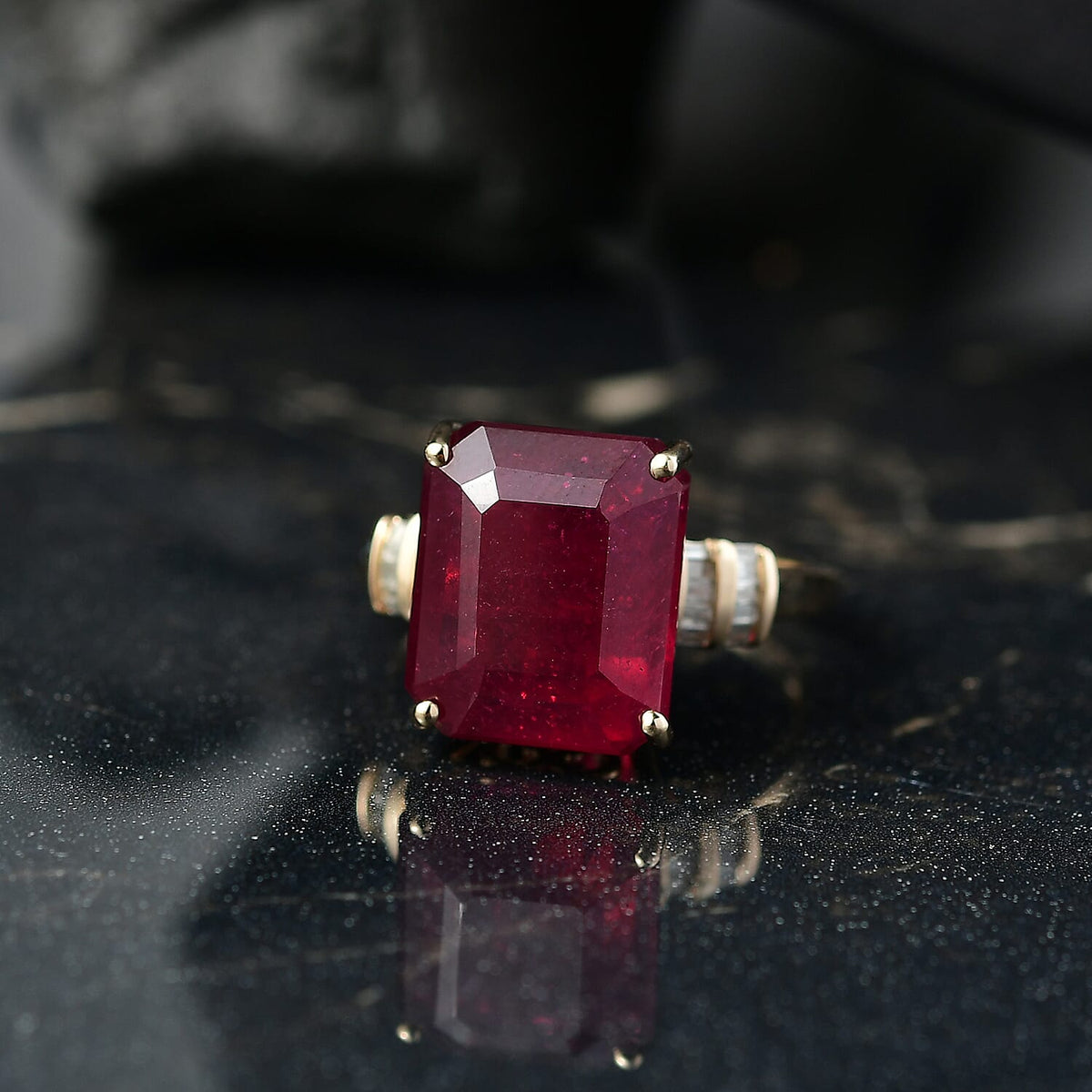 10 Ct. Natural African Ruby, White Diamond Solitaire Ring in 9K Yellow Gold 8216019 1