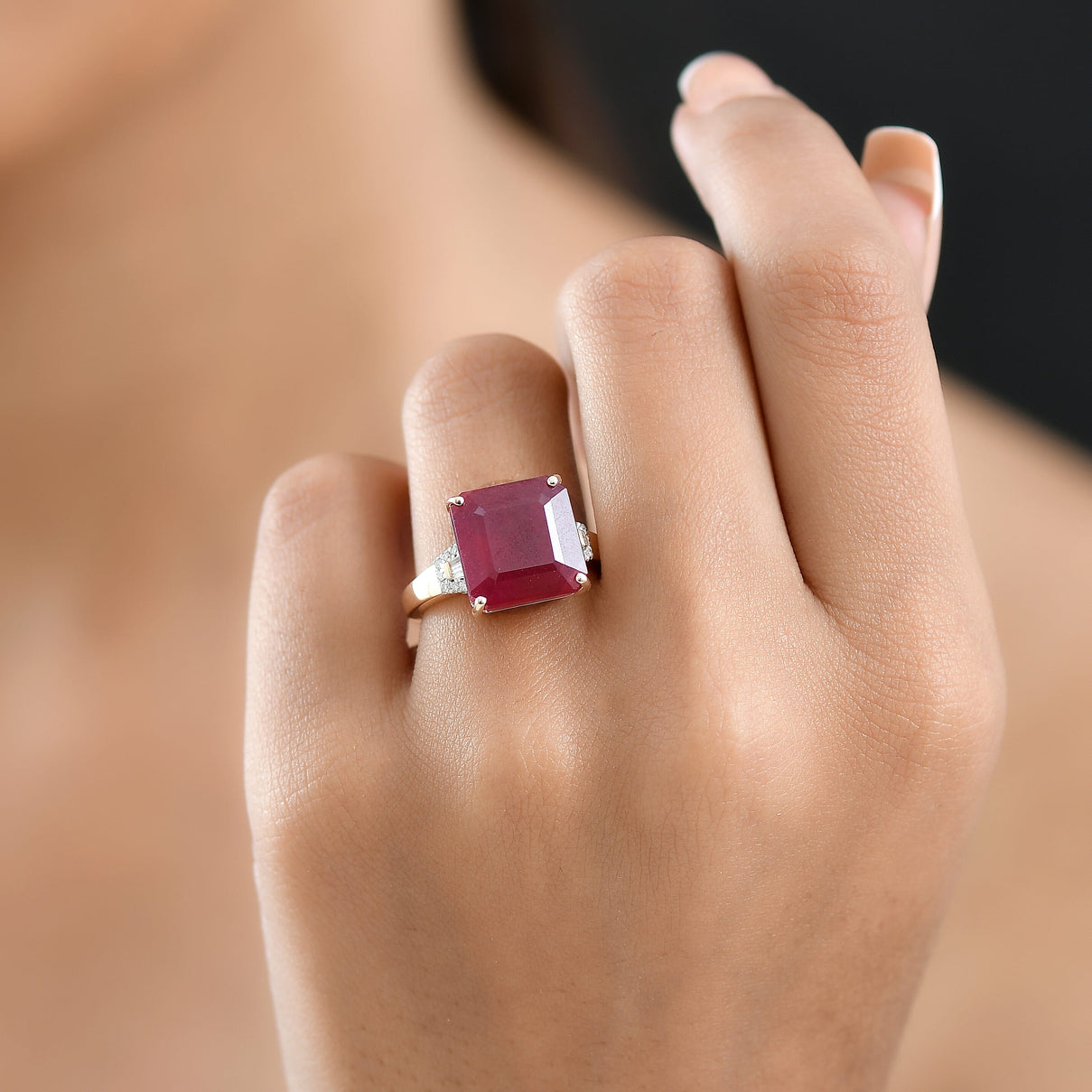 13.6 Ct. Natural African Ruby, White Diamond Ring in 9K Yellow Gold 8251748 3