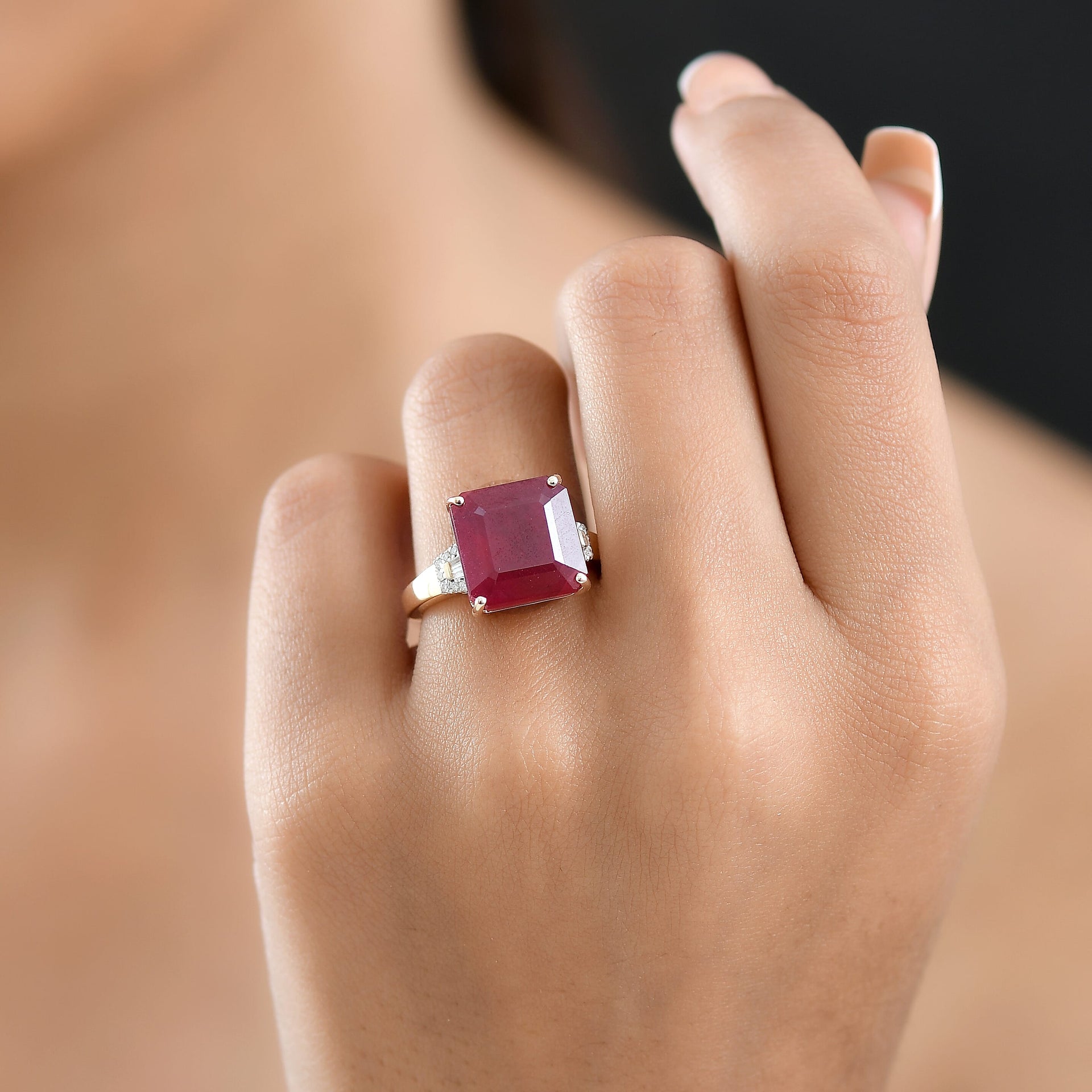 13.6 Ct. Natural African Ruby, White Diamond Ring in 9K Yellow Gold 8251748 3