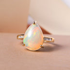 9K Yellow Gold Ethiopian Welo Opal and Diamond Ring 3.50 Ct.