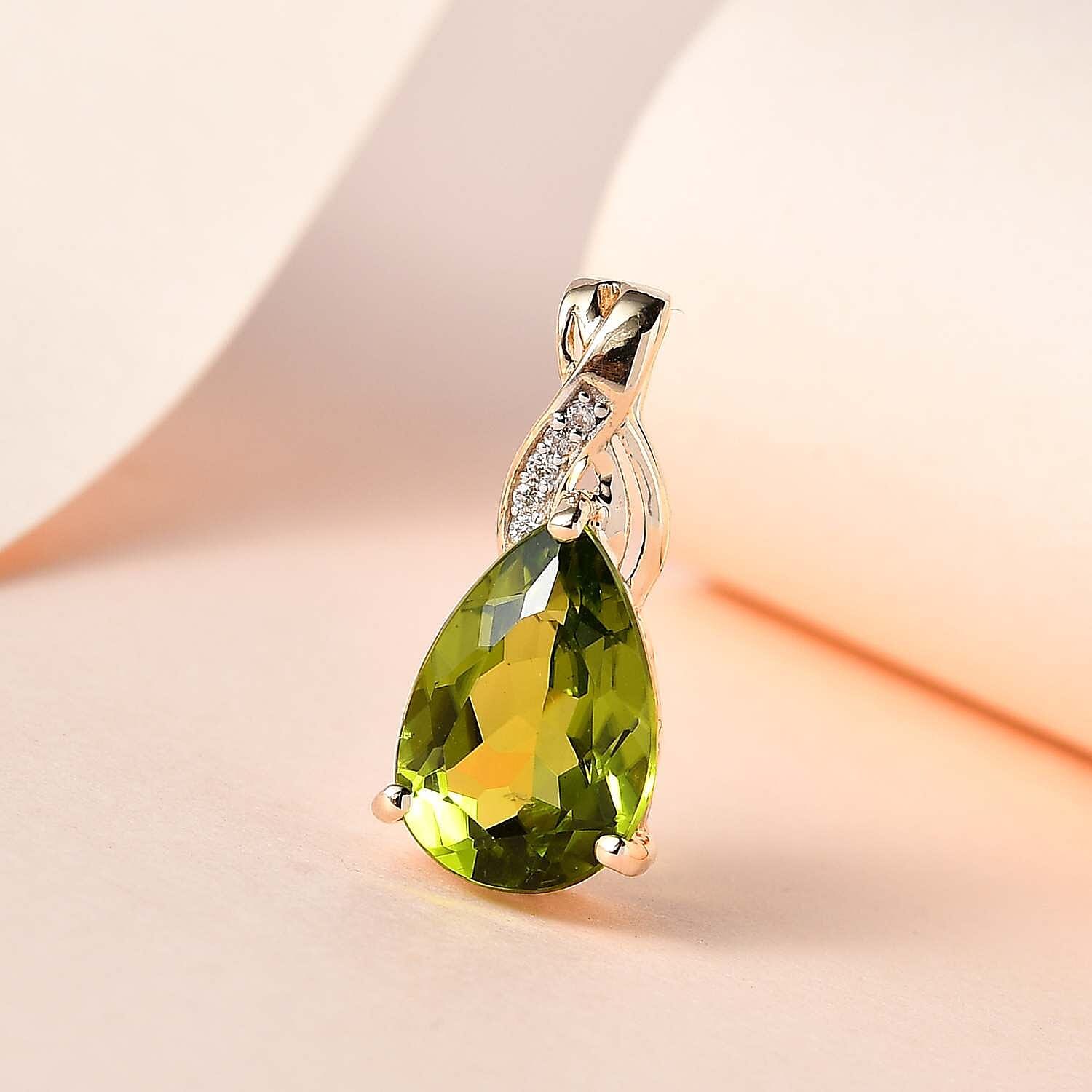 9K Yellow Gold Arizona Peridot and Moissanite Pendant 3.12 Ct. 7582980 3