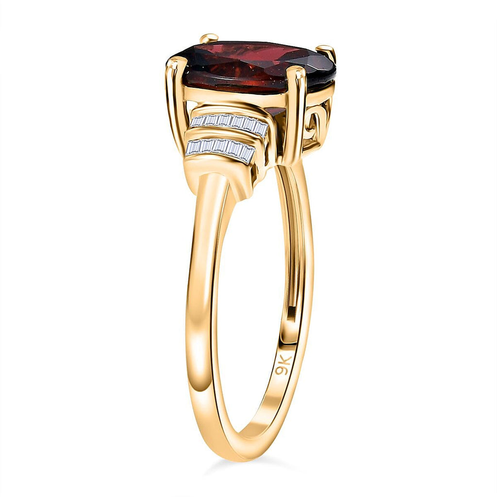 Extremely Rare Size-  9K Yellow Gold Orissa Natural Rhodolite Garnet (Oval 10x8 mm) and Natural Diamond Ring 3.40 Ct.