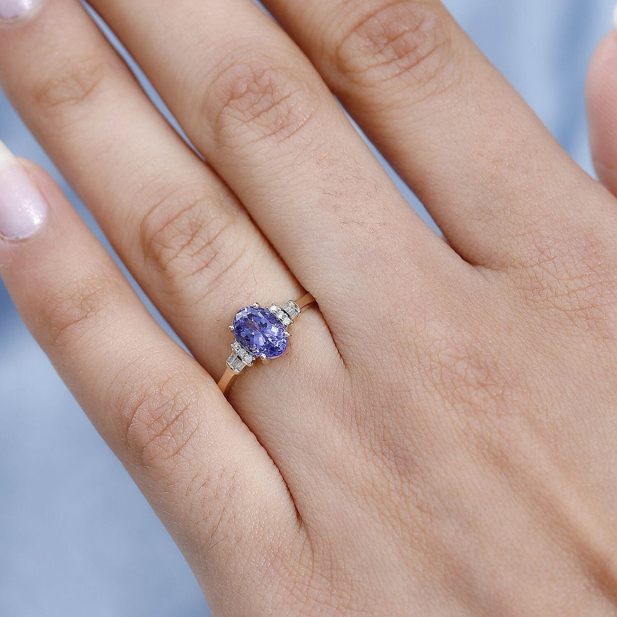 Tanzanite and Diamond Ring in 9K Yellow Gold 7653796 2