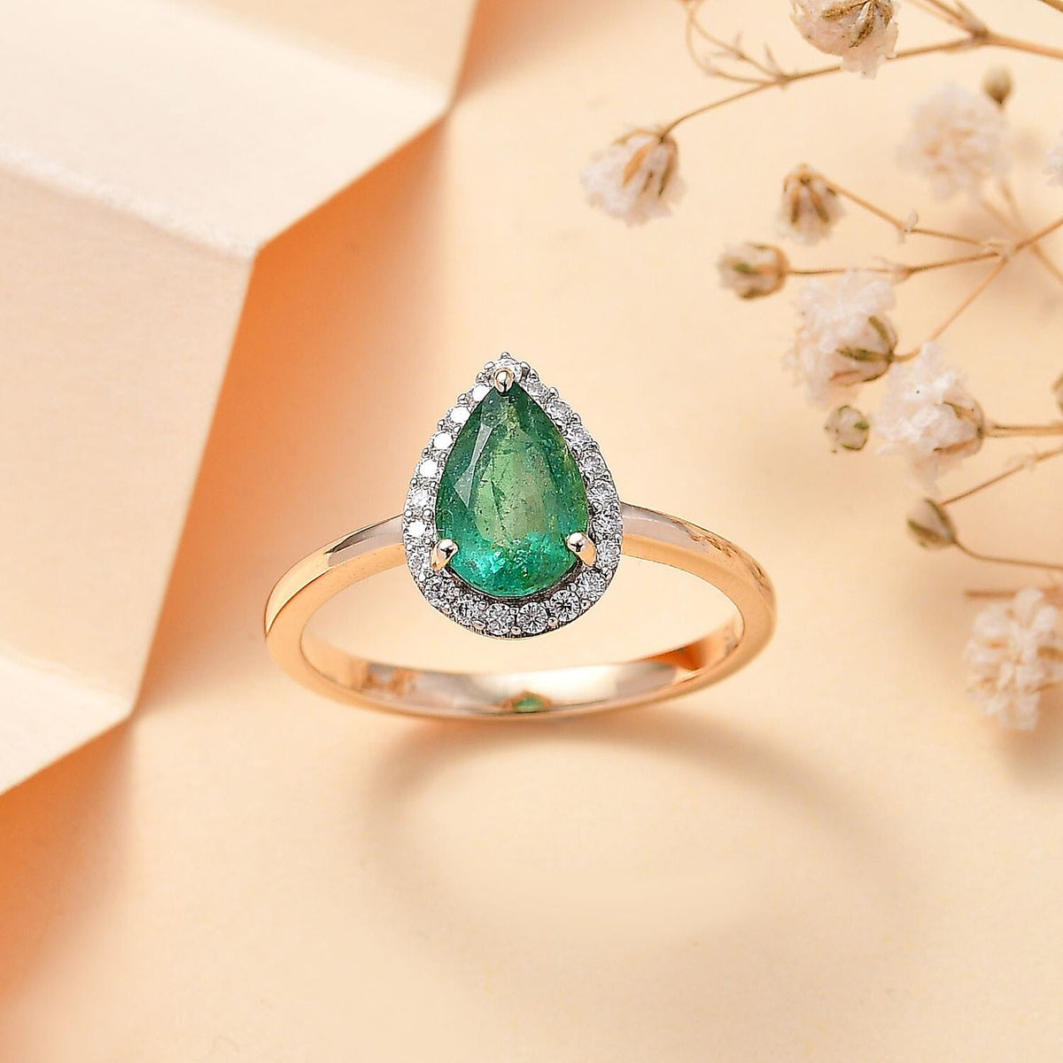 AAA Gemfileds Premium Zambian Emerald and Moissanite Halo Ring in 9K Yellow Gold 7802662 1