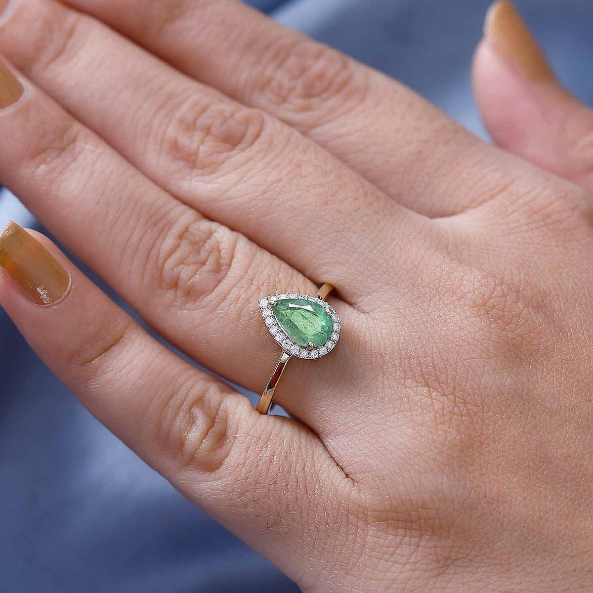 AAA Gemfileds Premium Zambian Emerald and Moissanite Halo Ring in 9K Yellow Gold 7802662 2