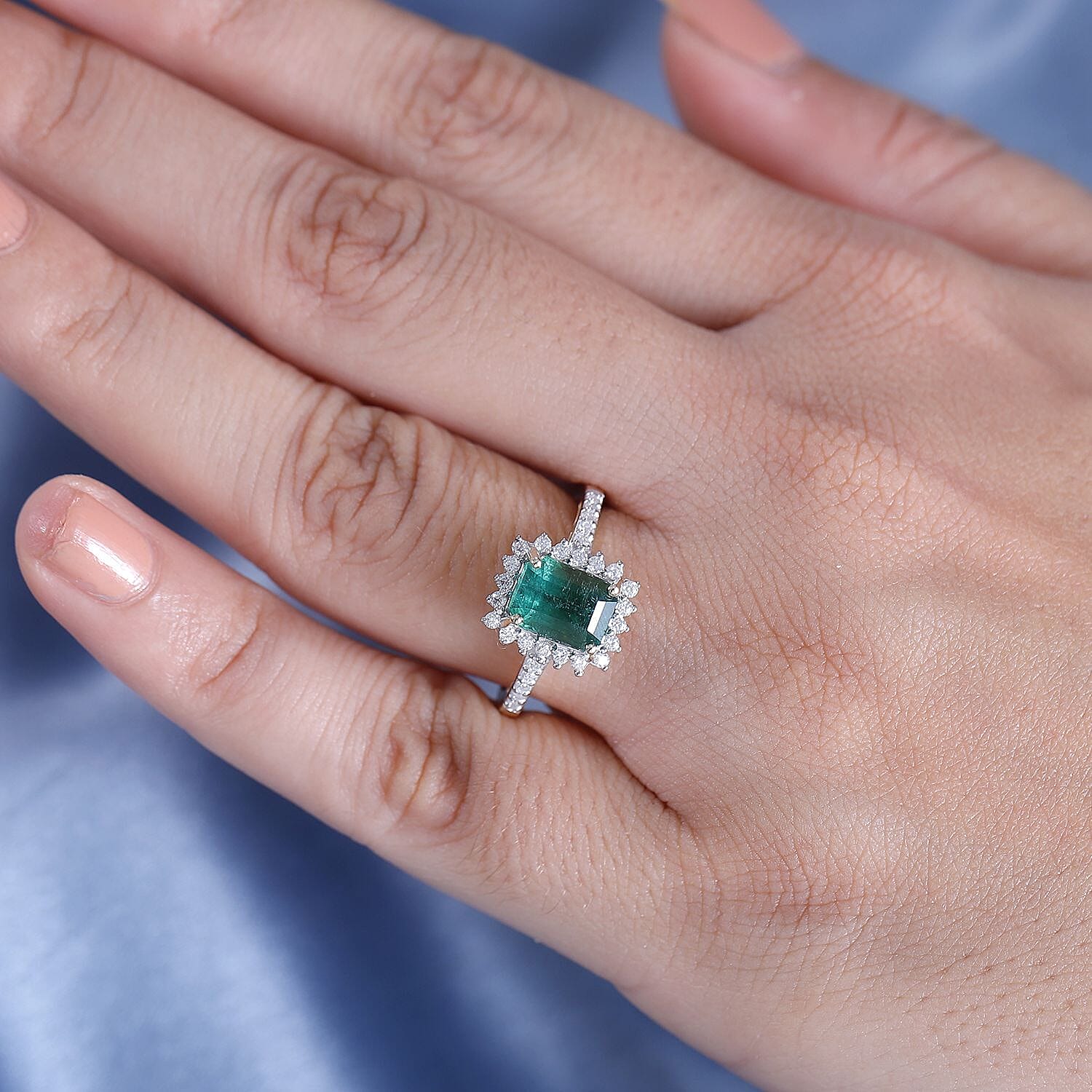Gemfields AAA Emerald and Moissanite Halo Ring in 9K Yellow Gold, 2.02 ct 7863086 3