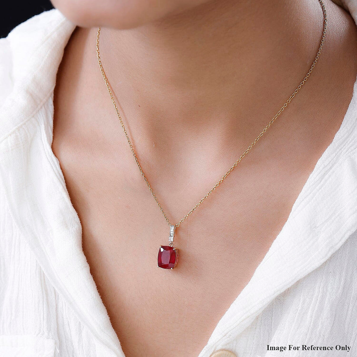6.40 Ct African Ruby and Moissanite Solitaire Exclusive Pendant in 9K Yellow Gold 7536088 1