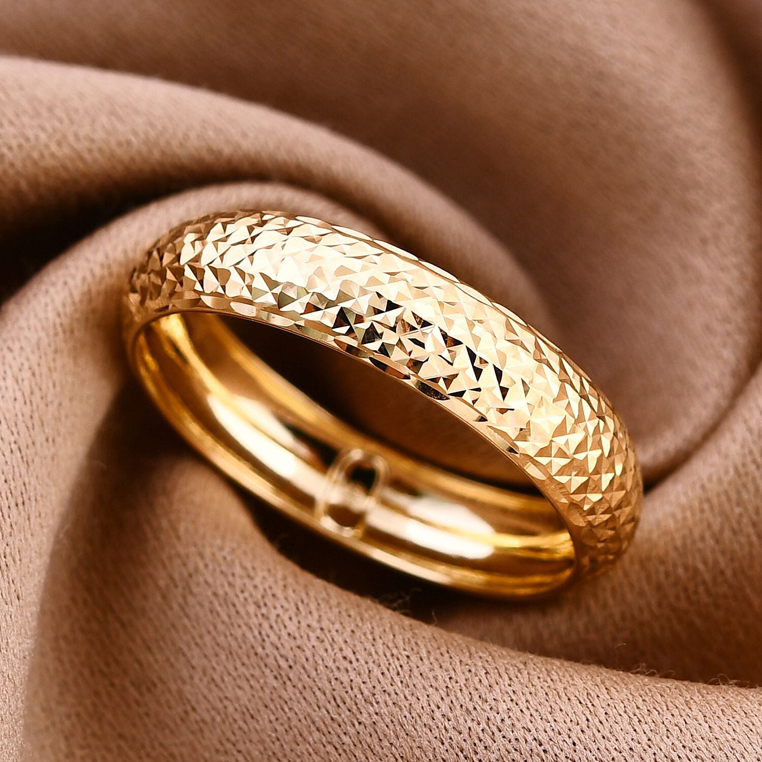9K Yellow Gold Diamond-Cut Band Ring 3710153 1