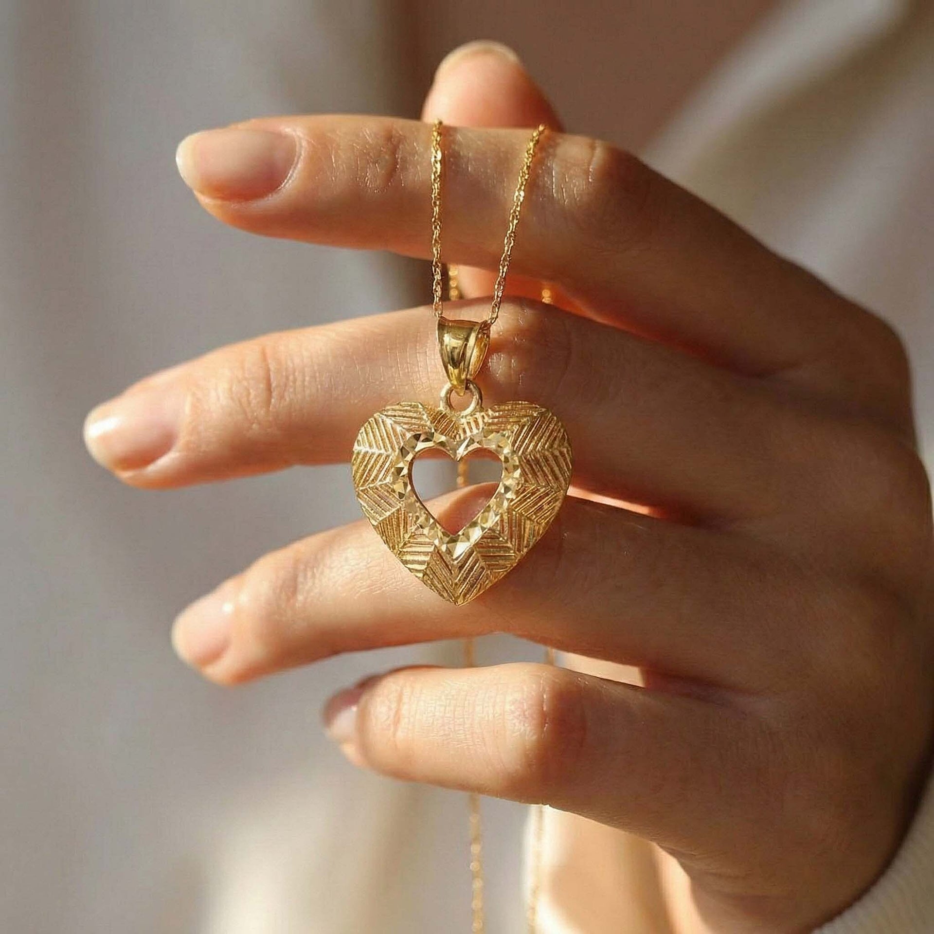 9K Yellow Gold Heart Pendant 7673006 1