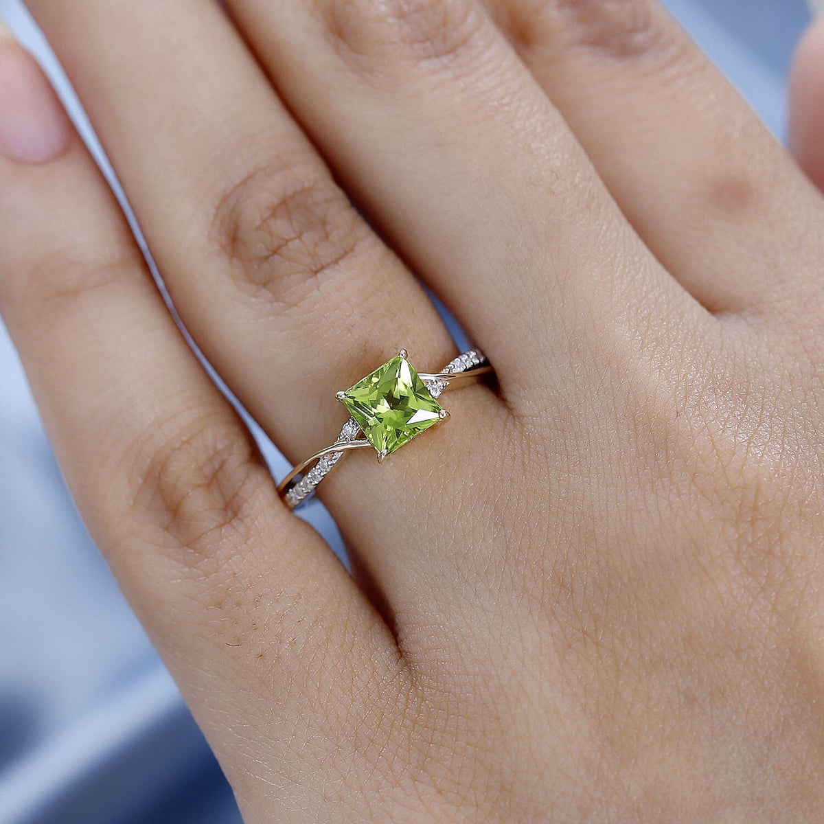 9K Yellow Gold Hebei Peridot and Moissanite Ring 1.14 Ct 7564184 2