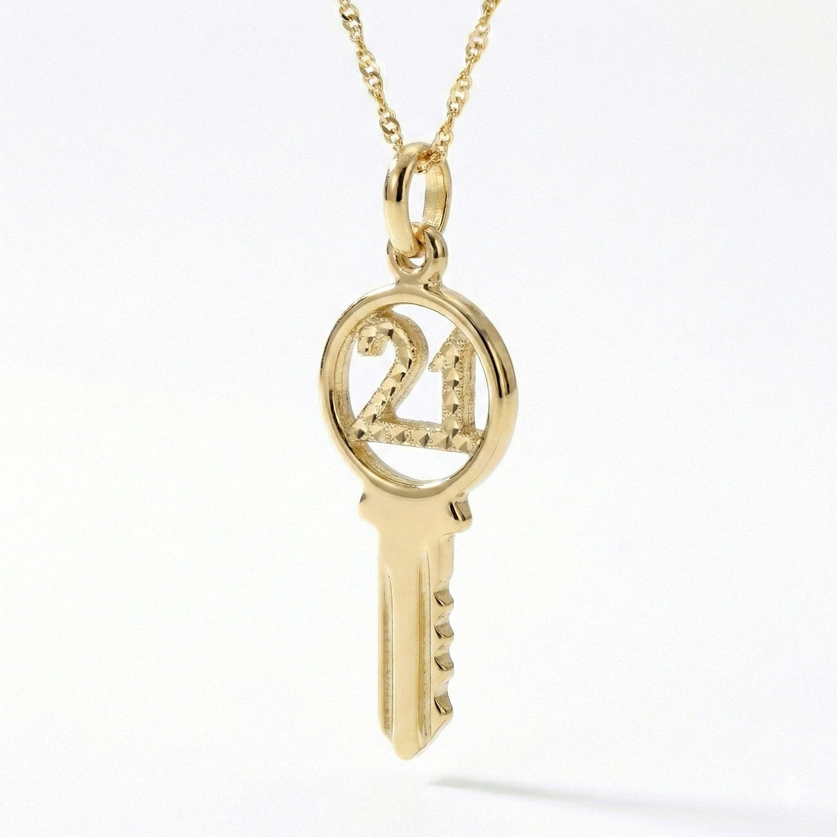 9K Yellow Gold Key Pendant 7711399 4