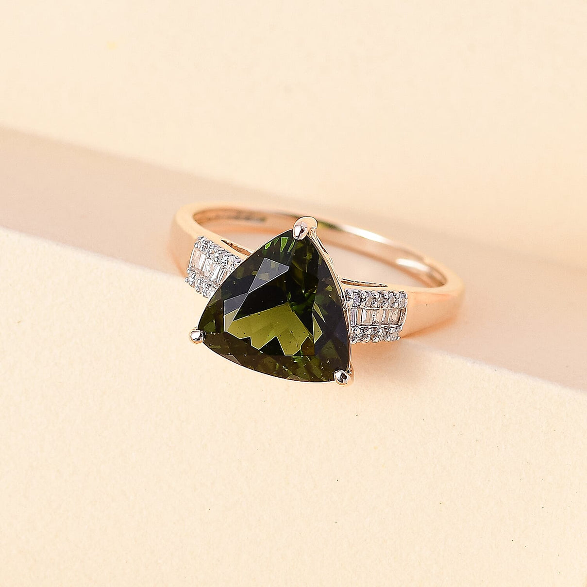 9K Yellow Gold Moldavite and Diamond Ring 3.30 Ct 7511165 2