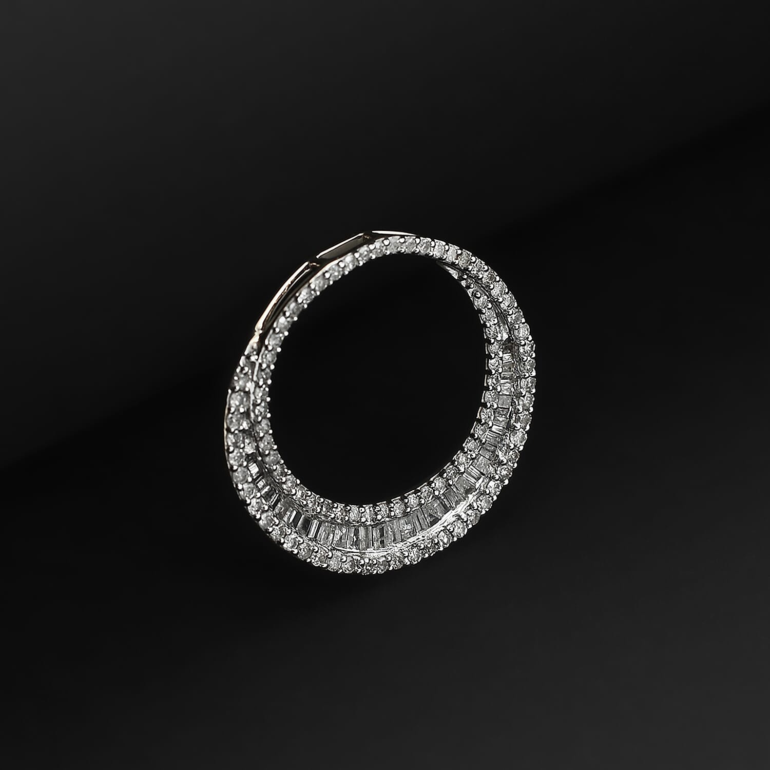 White Diamond Cluster Pendant in 9K Yellow Gold, SGL Certified 7926204 1