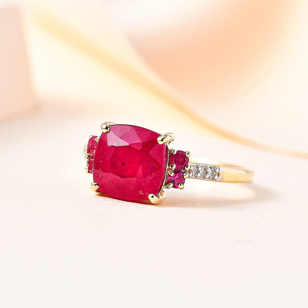 9K Yellow Gold Ruby &amp; Moissanite Ring 3.81 Ct 7564931 1
