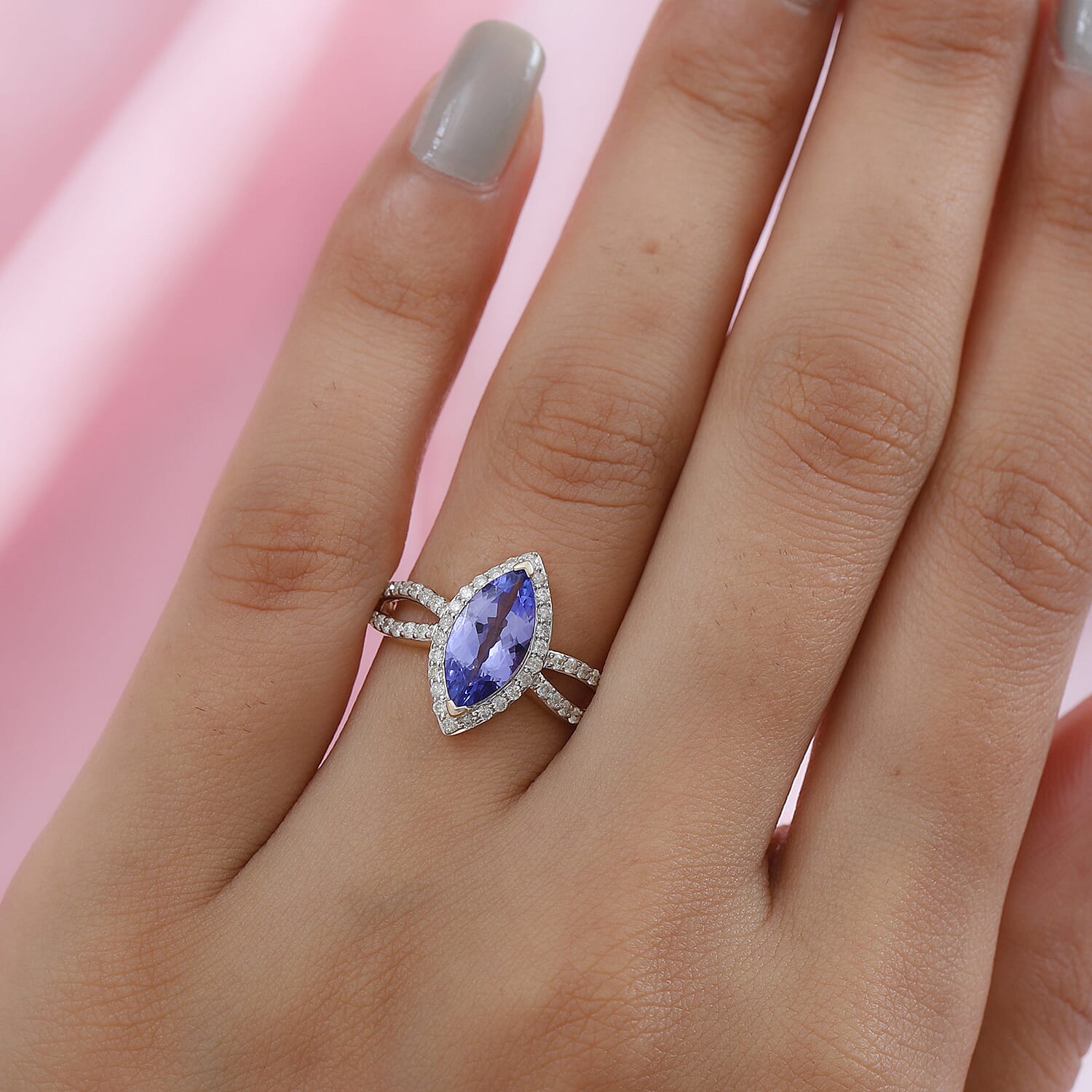 9K Yellow Gold AA Tanzanite and Diamond Ring 2.13 Ct. 6841052 3