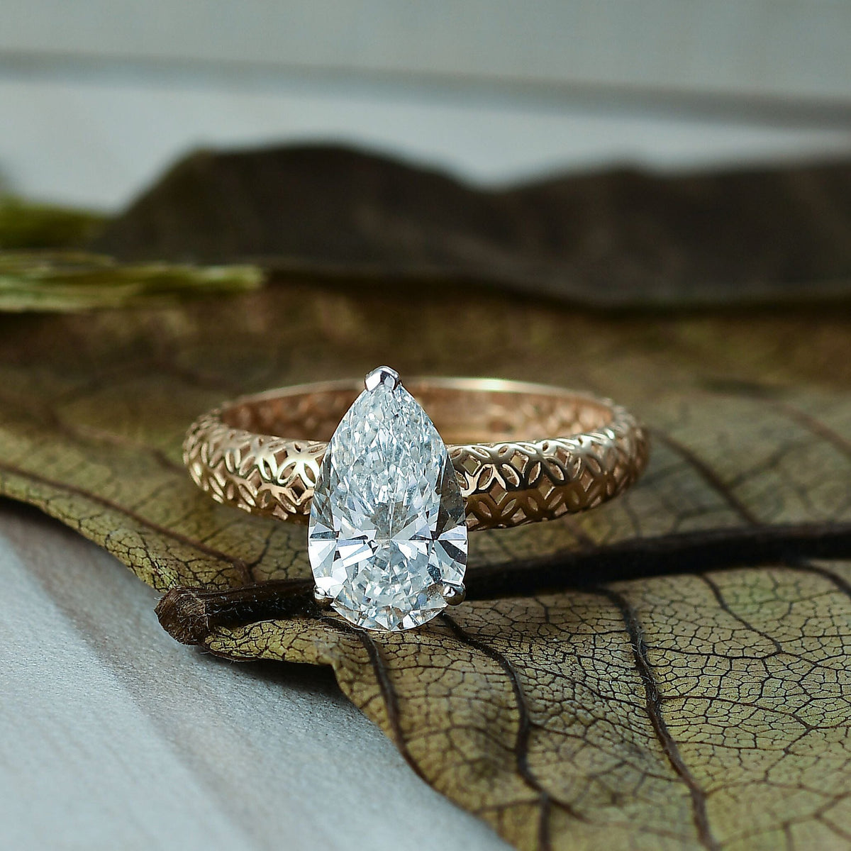 9K Yellow Gold IGI Certified Lab Grown Diamond (VS-EF) Solitaire Ring 2.00 Ct. V32649479 2