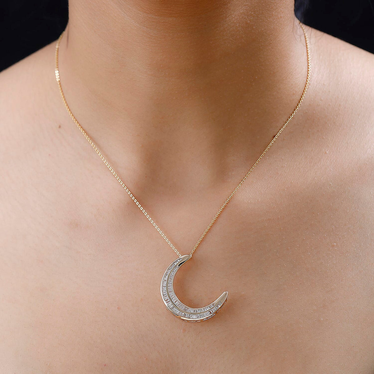9K Yellow Gold White Diamond (G-H) Crescent Moon Pendant 1.00 Ct 7658536 2
