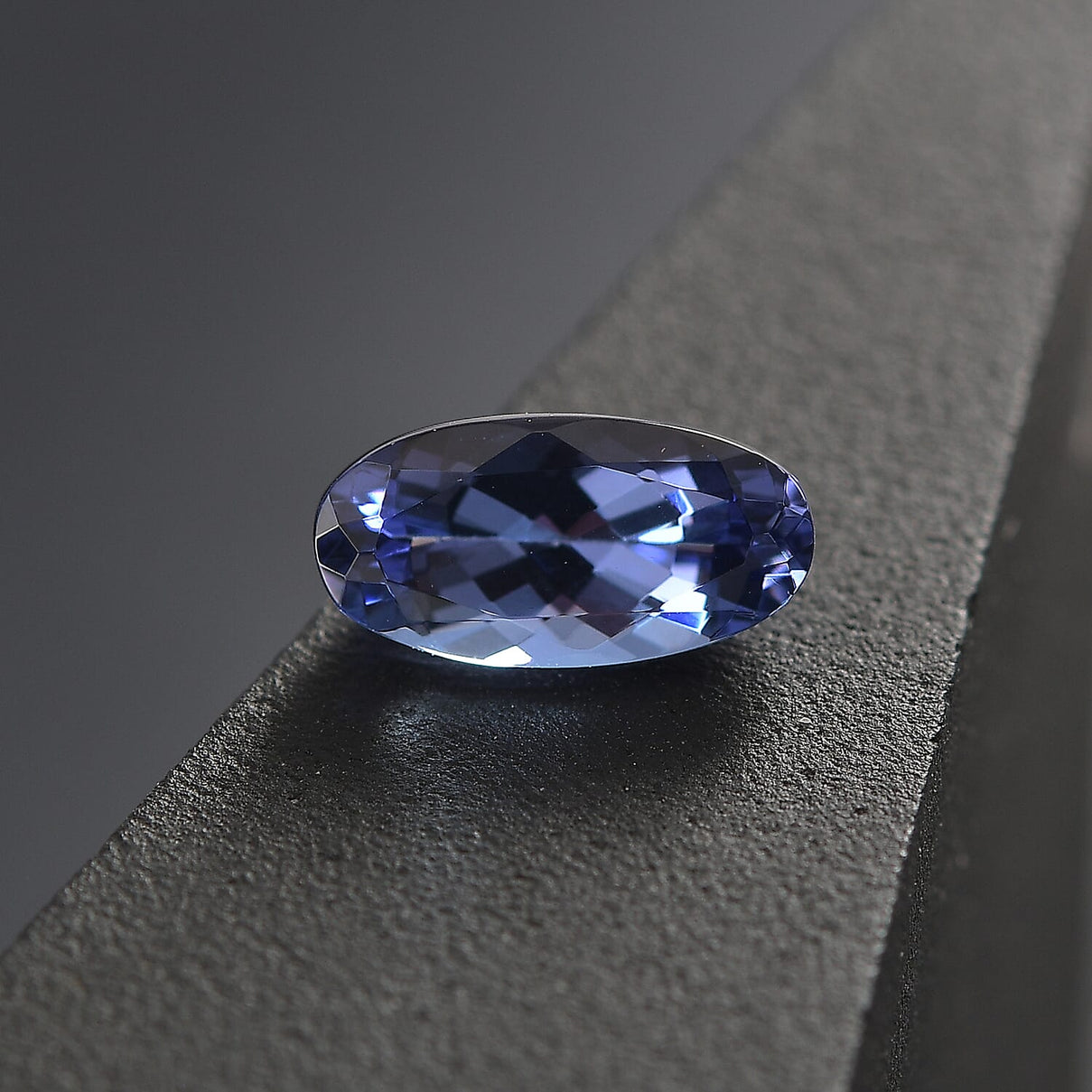 AA Tanzanite Oval Shape Gemstone 1.05 Ct. 8129852 1
