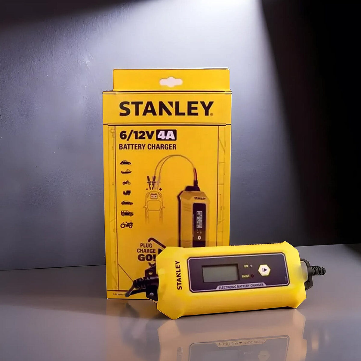 Stanley Start Booster Lithium 700 AMP Power Bank with Pouch 7698765 2