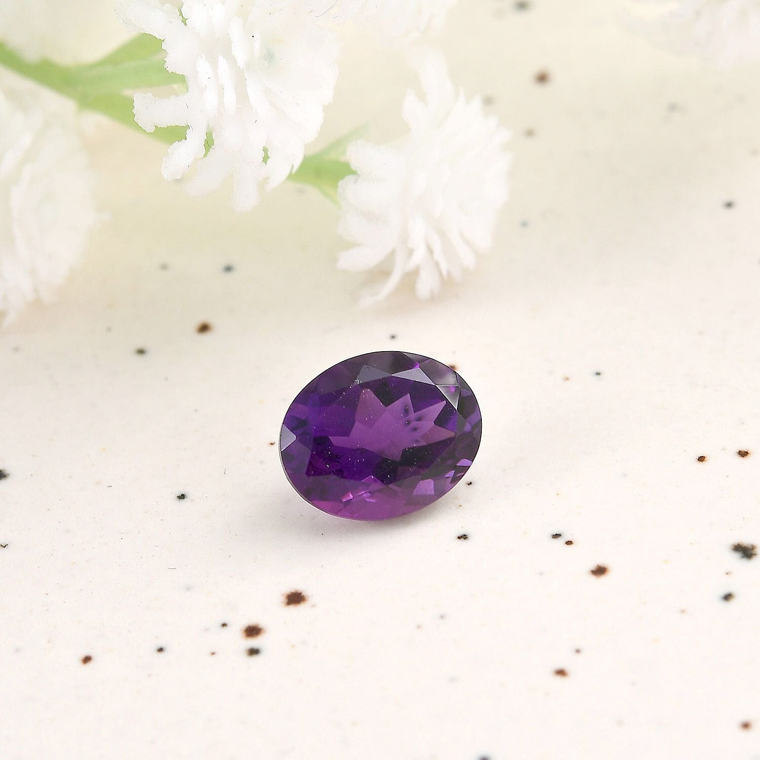 African Amethyst Loose Gemstone in Oval Cut (10x8 mm) 7733615 1