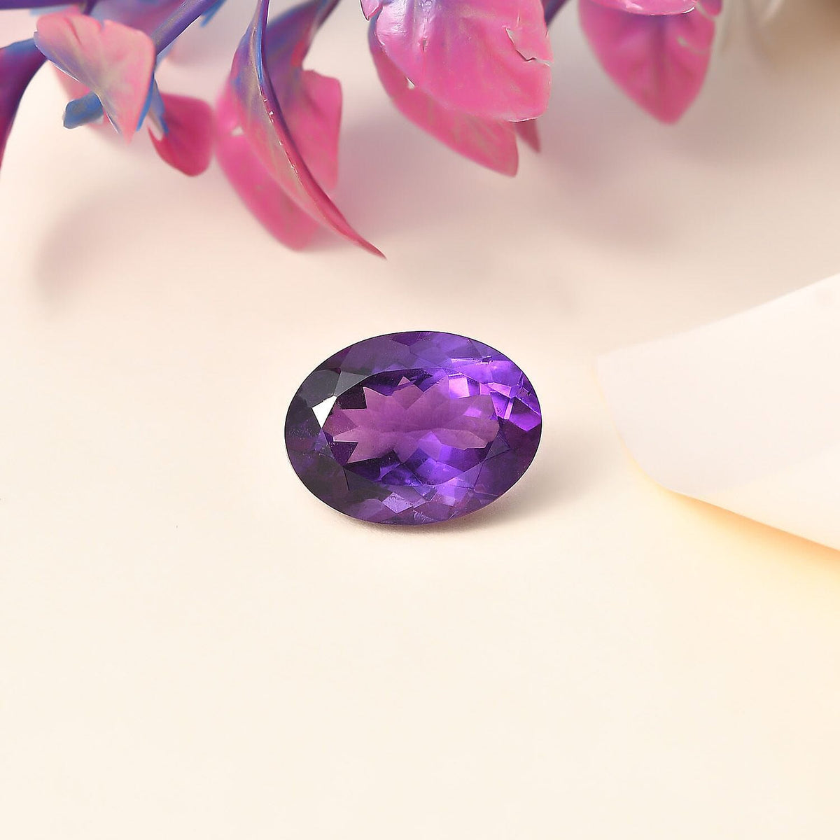 A African amethyst Loose Gemstone in Oval Shape (20x15mm) 15.87 ct. 8025478 1