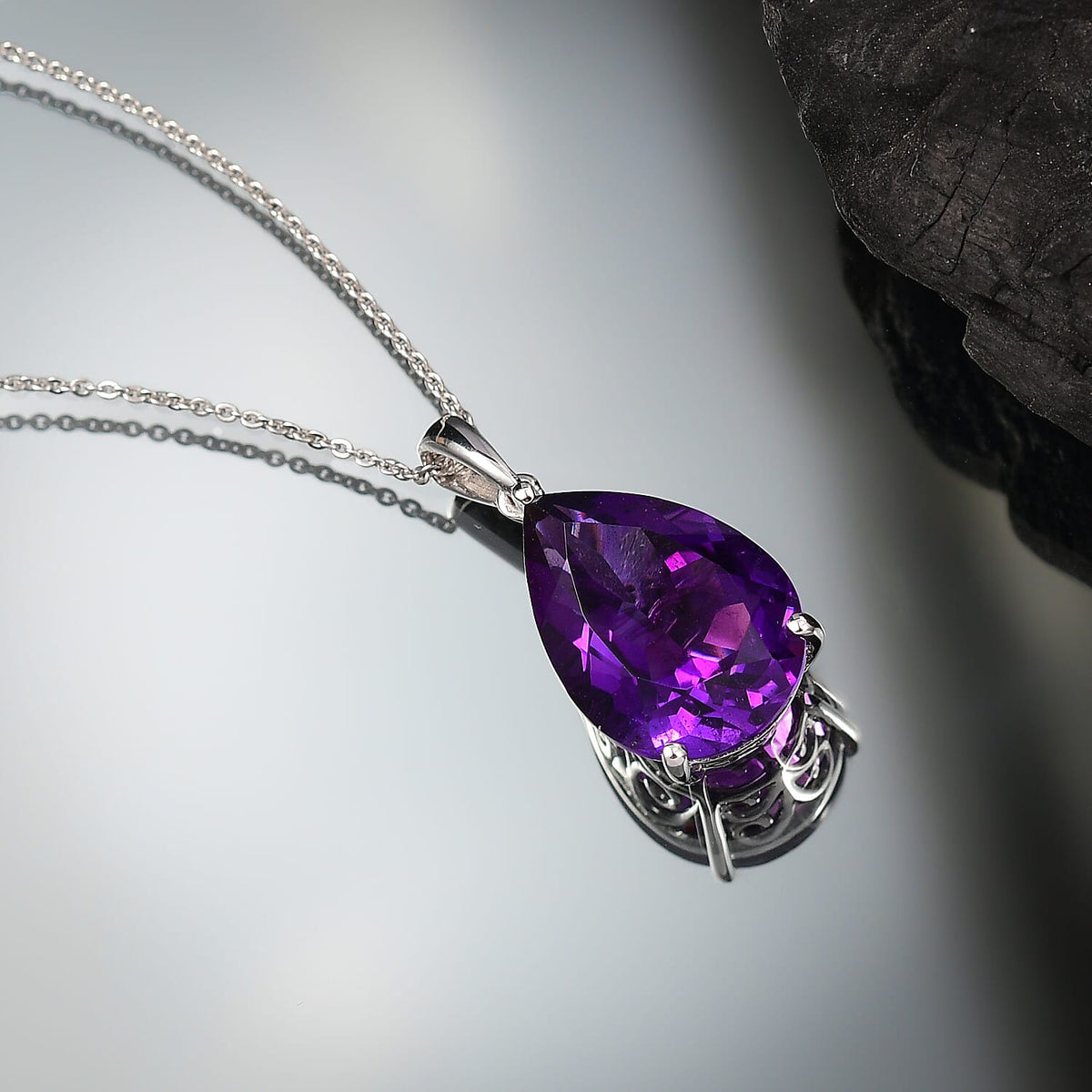 D'joy AAA African Amethyst Pendant with Chain (Size 20) in Rhodium Overlay Sterling Silver 11.33 Ct. 4393871 2