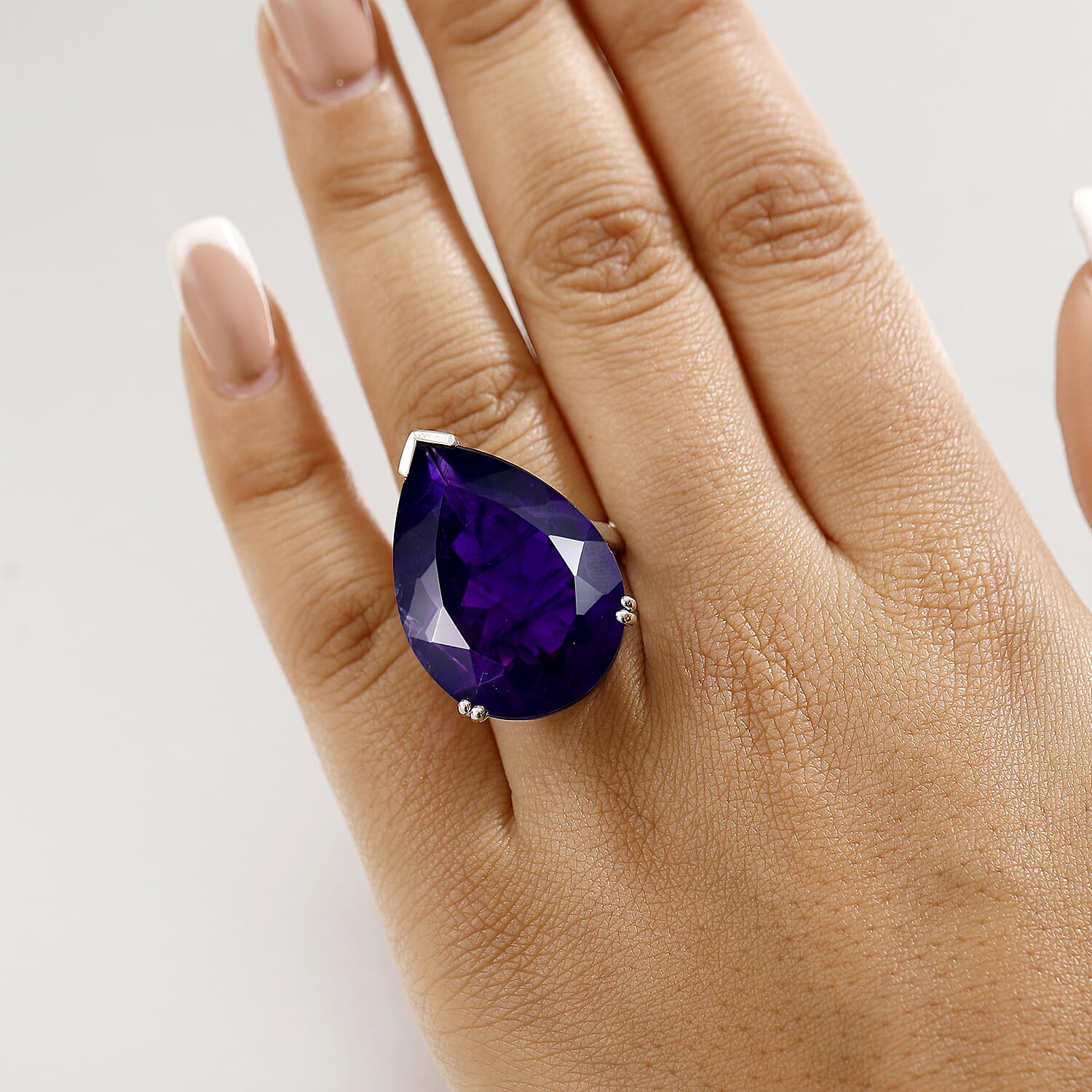 African Amethyst Solitaire Ring in Rhodium Overlay Sterling Silver 35.00 Ct 8048320 2