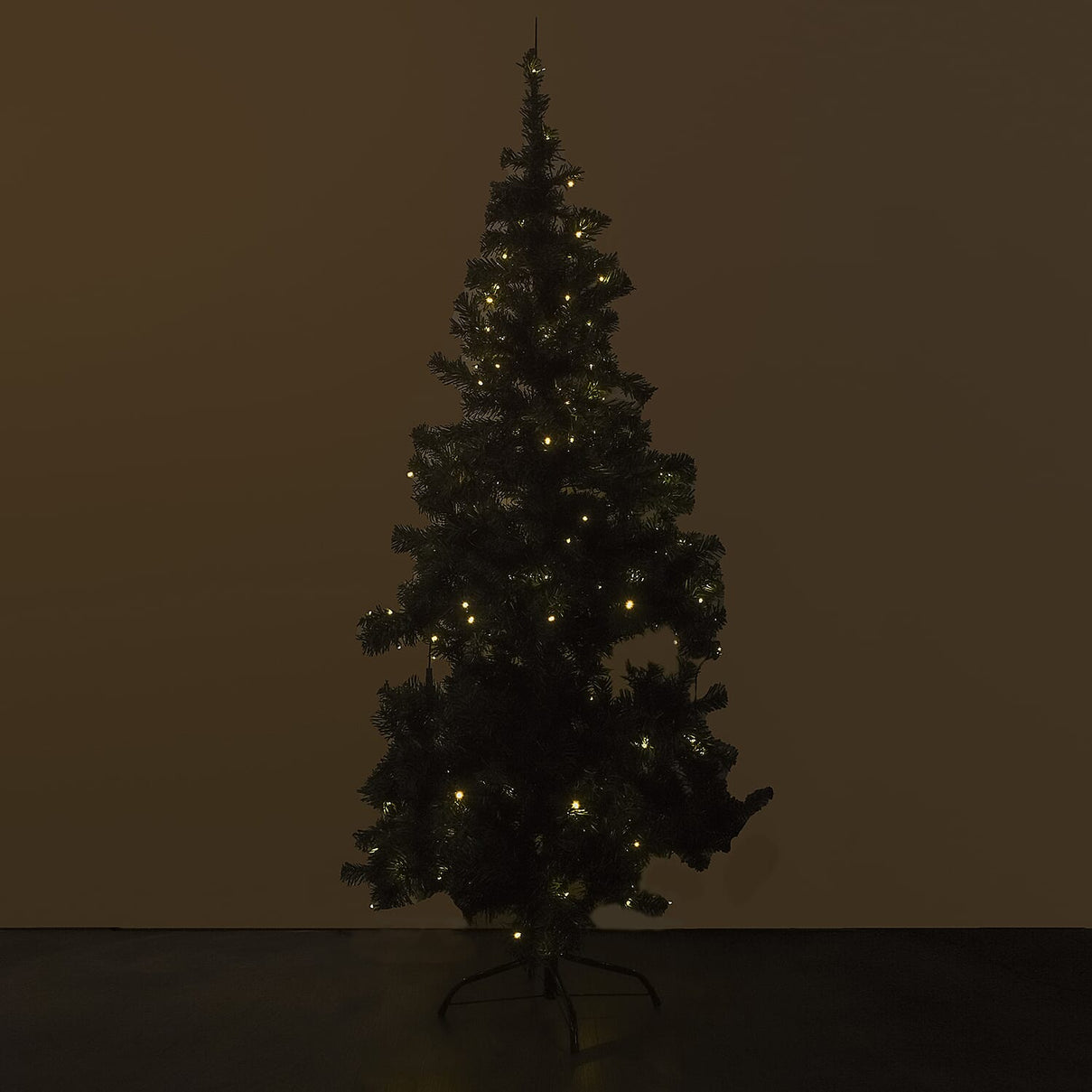 Alaskan Pine Christmas Tree with Warm White Lights (Approx 6ft) 7211379 0