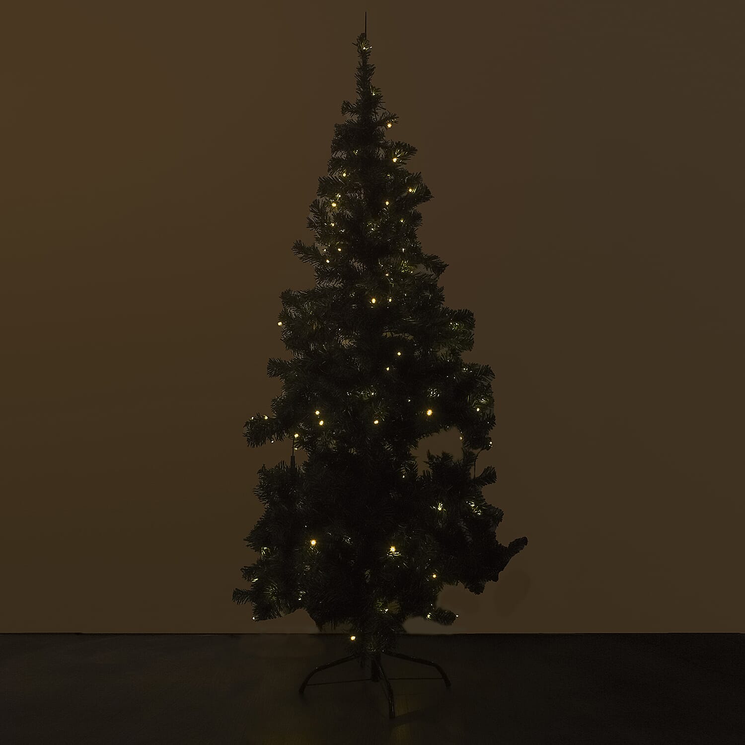 Alaskan Pine Christmas Tree with Warm White Lights (Approx 6ft) 7211379 0