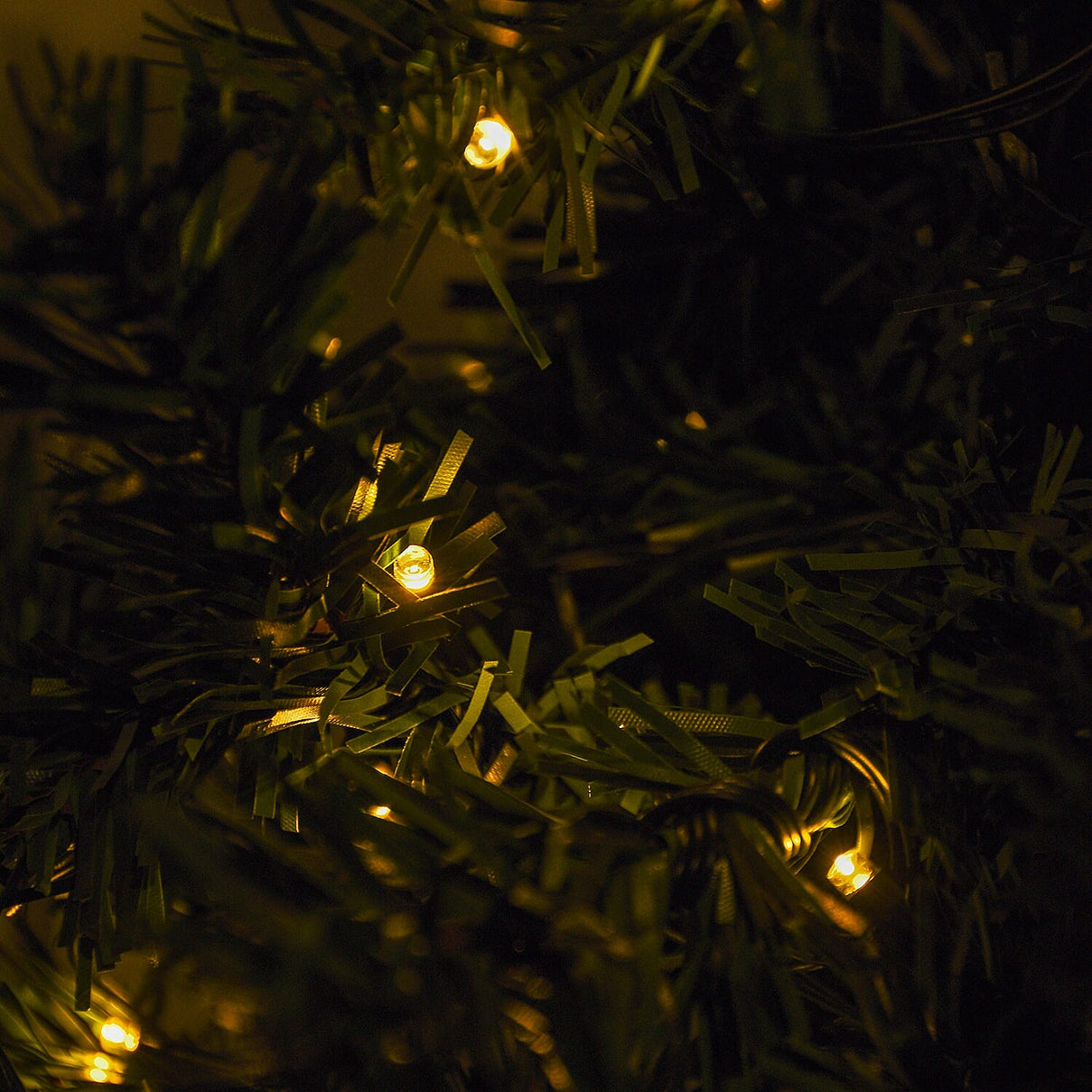 Alaskan Pine Christmas Tree with Warm White Lights (Approx 6ft) 7211379 1