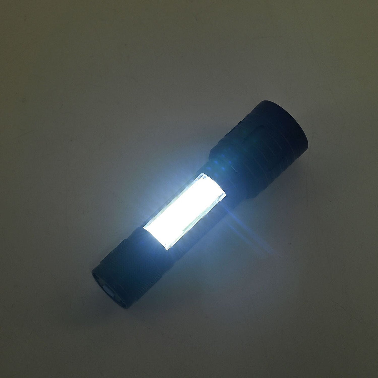 Aluminum LED Flashlight - Black 7576576 7