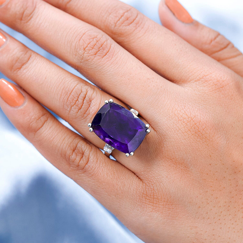 Amethyst and Diamond Ring in Platinum Overlay Sterling Silver 19.36 Ct, Silver Wt 5.60 Gms.