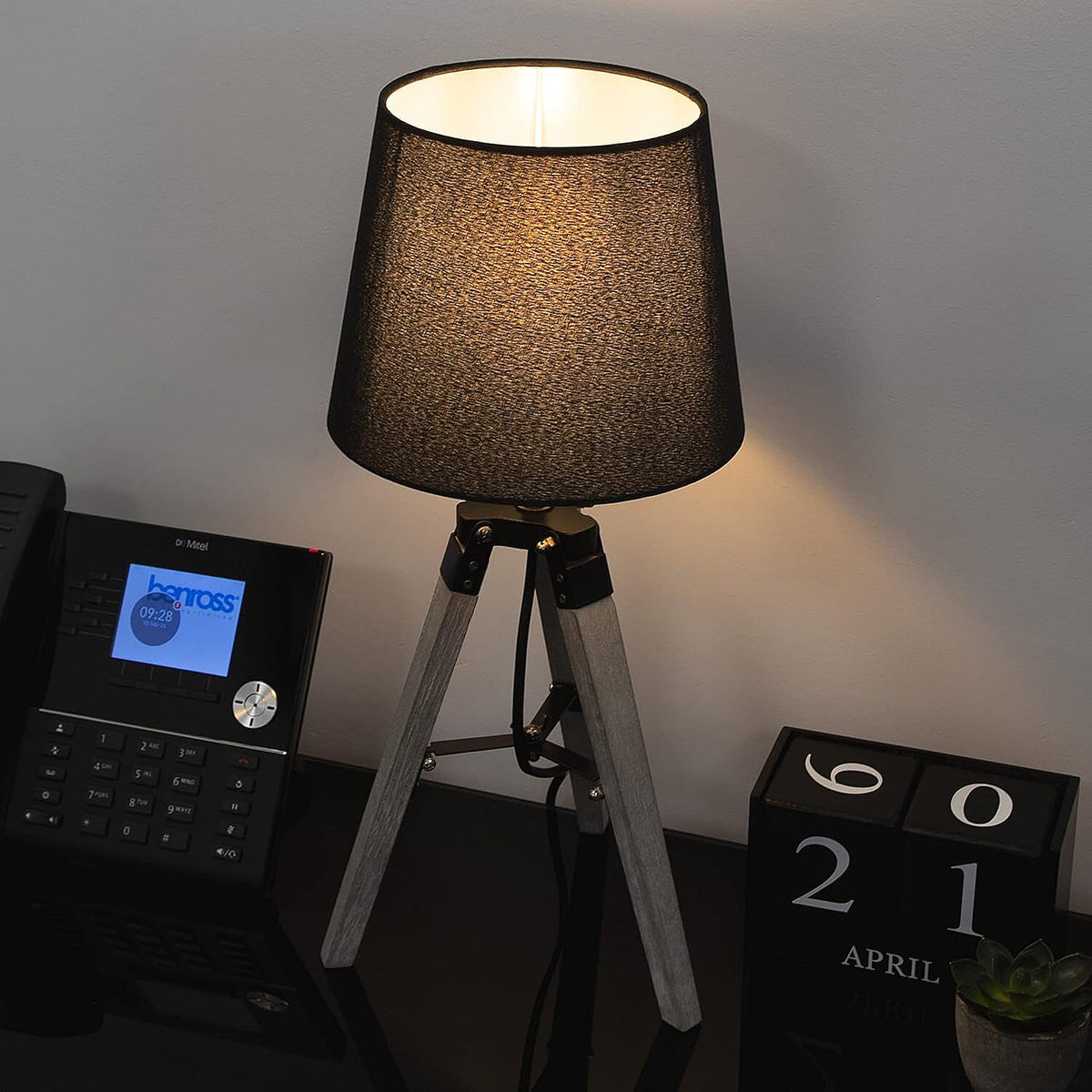 Anika Parlak Tripod Table Lamp 8046235 4