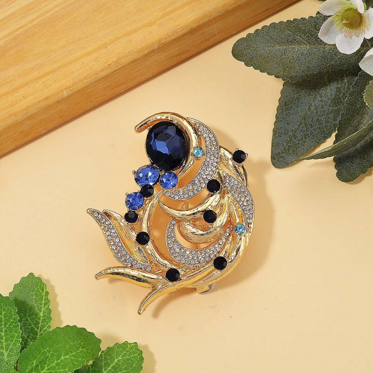 Austrian Blue &amp; White Crystal Brooch in Yellow Gold Colour Tone 8192313 2