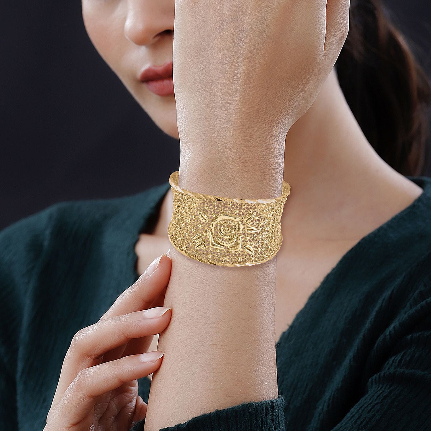Rose Pattern Openable Bangle (Size 7.5 ) in Yellow Gold Tone 7550374 3